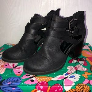 Black Soda chunk heel buckle ankle boots